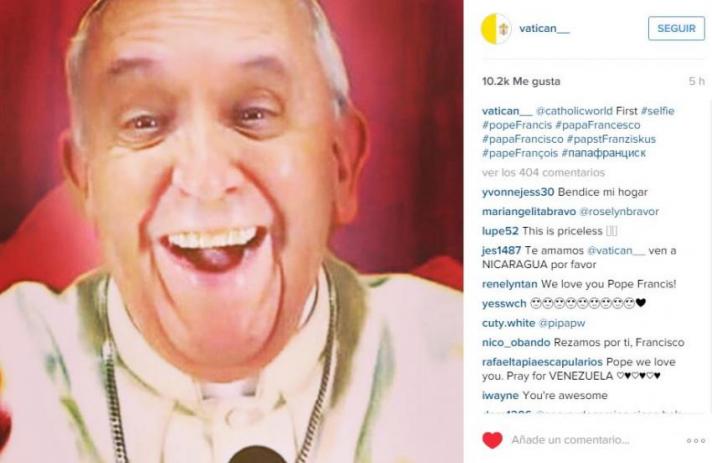 La selfie de la cuenta falsa del Papa se viralizó