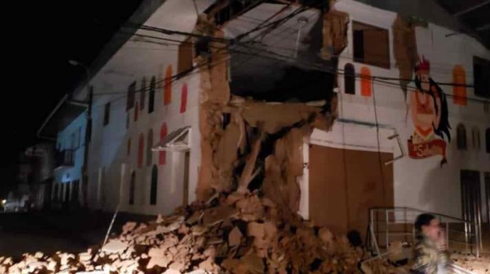 Un sismo de 8,0 sacudió Perú, Ecuador, Brasil y Colombia