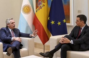 Alberto Fernández está en España y se reúne con el presidente