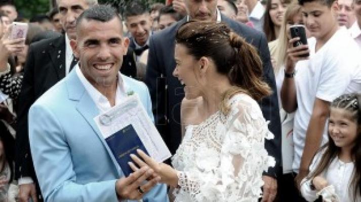 Tevez se casó en el Registro Civil de San Isidro