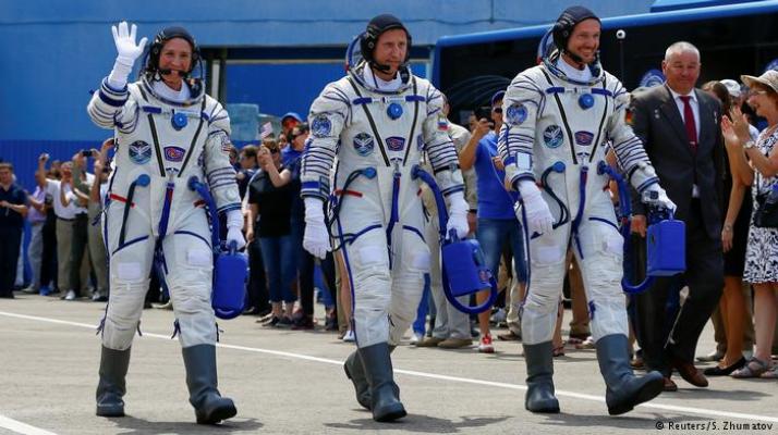 Astronautas despegan hacia la Estación Espacial Internacional ISS