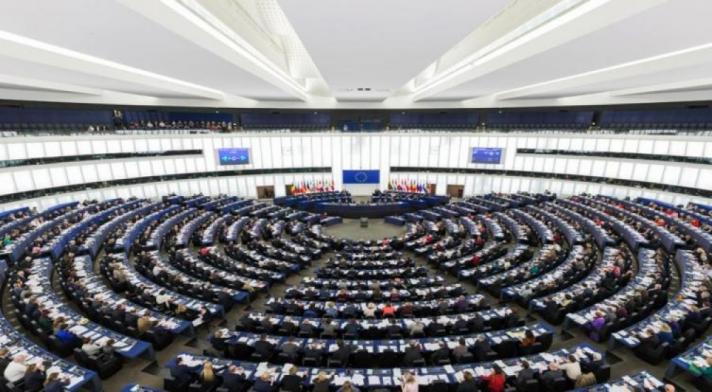 El Parlamento Europeo cierra un largo y traumático capítulo del Brexit