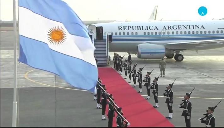 Macri llegó a Lima para participar de la Cumbre de las Américas