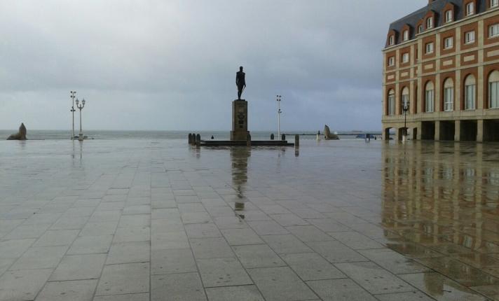 Mar del Plata bajo la lluvia