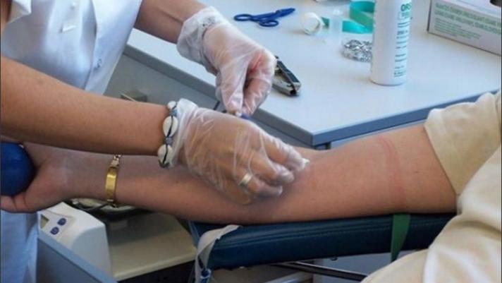 Convocan a los casos positivos a donar sangre para estudio