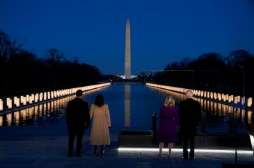 Joe Biden y Kamala Harris encabezan homenaje a víctimas de la pandemia de covid-19