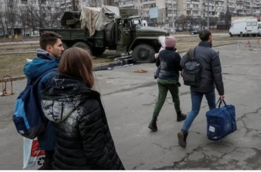 Fuerzas de Putin se acercan a Kiev